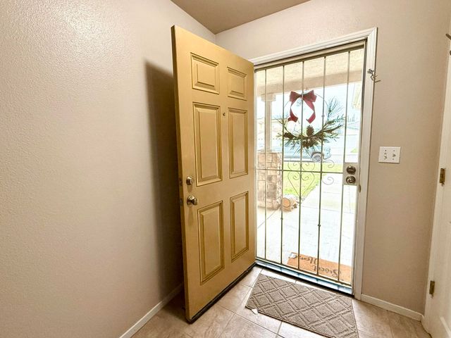 1865 La Vida Avenue, Porterville, CA 93257