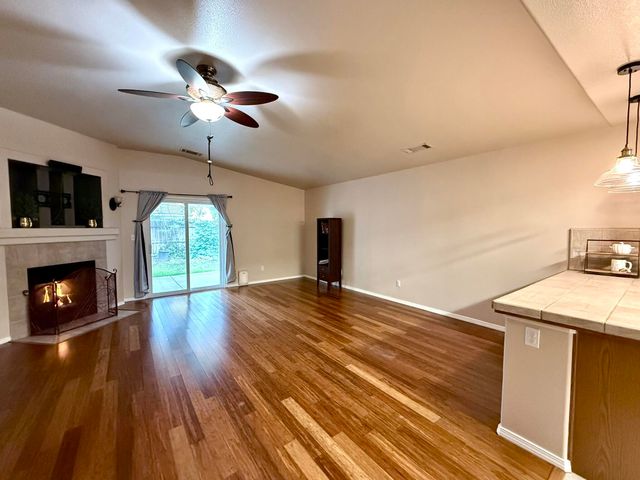 1865 La Vida Avenue, Porterville, CA 93257