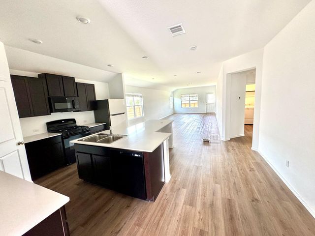 440 Doherty, Kyle, TX 78640