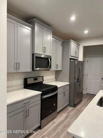 504 BLUE DAZE Street, Yulee, FL 32097