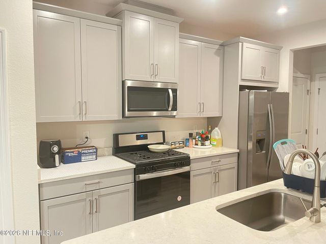 504 BLUE DAZE Street, Yulee, FL 32097