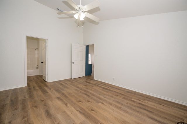 5819 Hollytree, Tyler, TX 75703