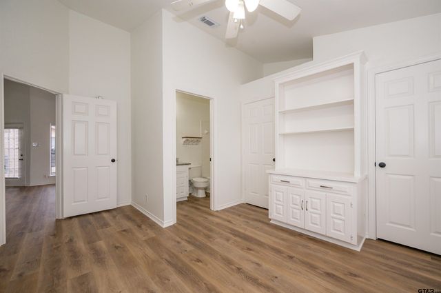 5819 Hollytree, Tyler, TX 75703