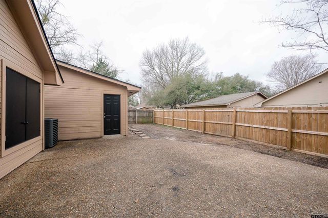 5819 Hollytree, Tyler, TX 75703