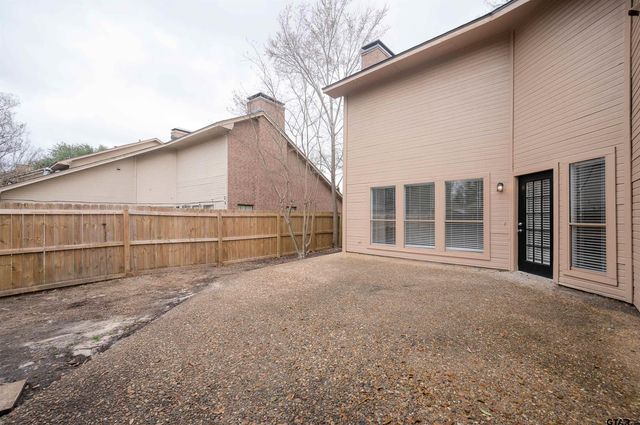 5819 Hollytree, Tyler, TX 75703