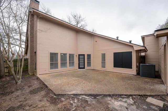 5819 Hollytree, Tyler, TX 75703