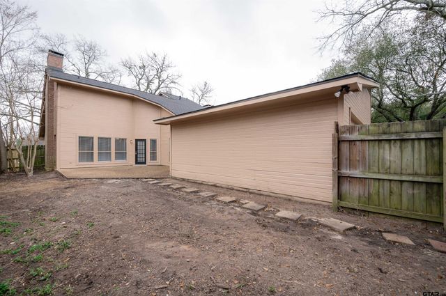 5819 Hollytree, Tyler, TX 75703