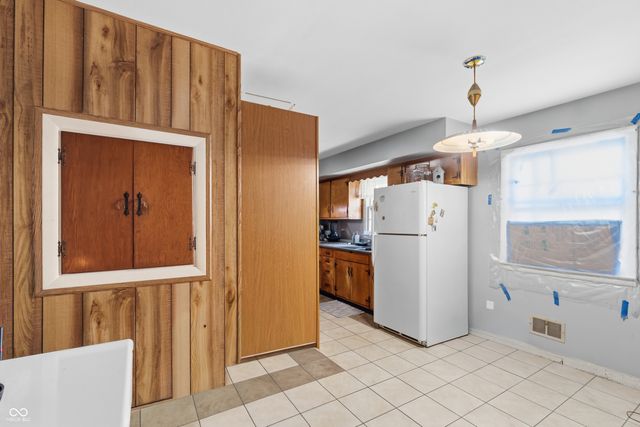 8813 E 16th Street, Indianapolis, IN 46219