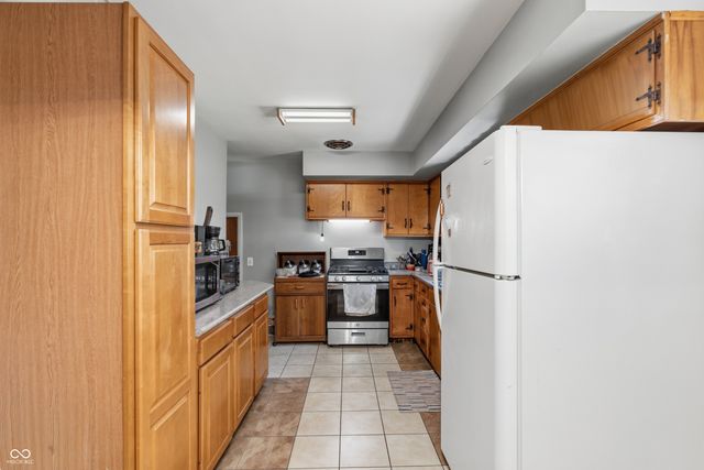 8813 E 16th Street, Indianapolis, IN 46219