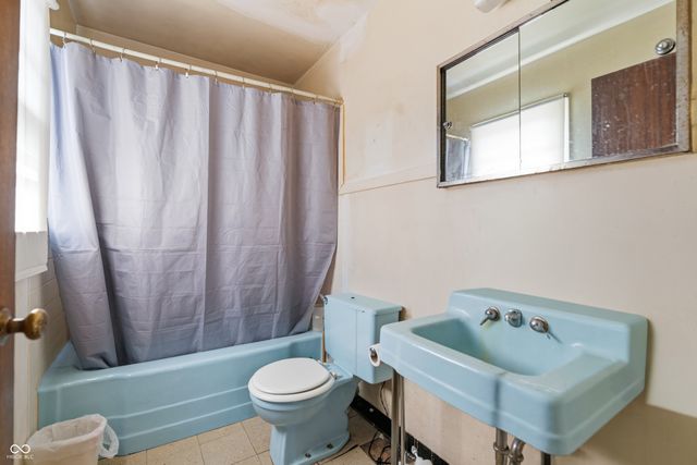 8813 E 16th Street, Indianapolis, IN 46219