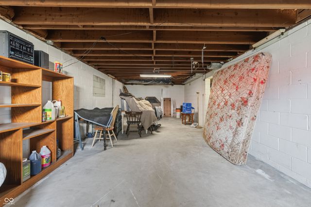 8813 E 16th Street, Indianapolis, IN 46219