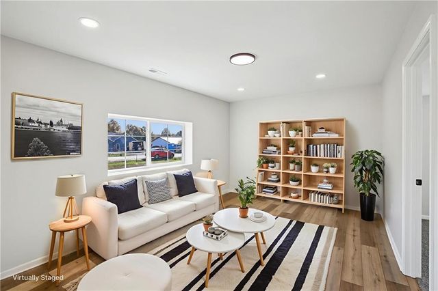 316 NE 51 Road, Warrensburg, MO 64093