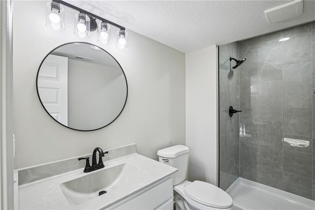 316 NE 51 Road, Warrensburg, MO 64093