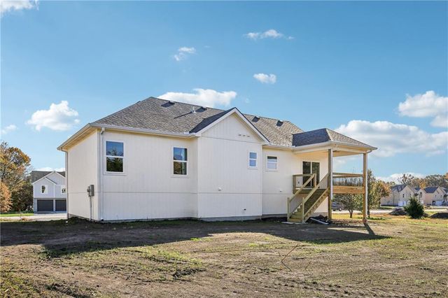 316 NE 51 Road, Warrensburg, MO 64093