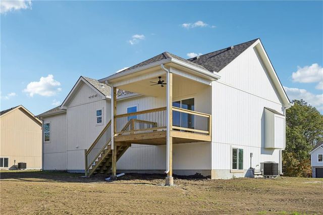 316 NE 51 Road, Warrensburg, MO 64093