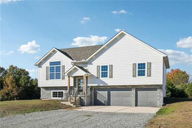 316 NE 51 Road, Warrensburg, MO 64093