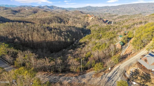 5 Falcon View Way, Sevierville, TN 37862