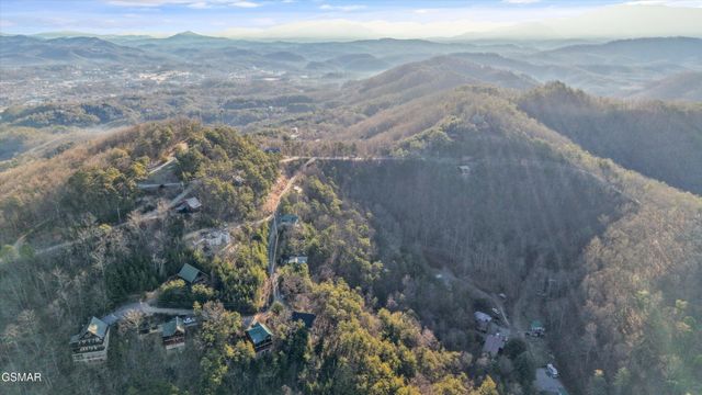 5 Falcon View Way, Sevierville, TN 37862