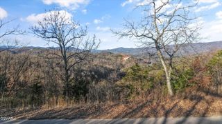 5 Falcon View Way, Sevierville, TN 37862
