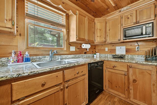 220 Chat-A-While Lane, Morganton, GA 30560