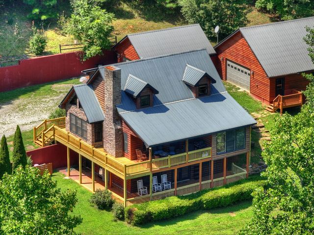 220 Chat-A-While Lane, Morganton, GA 30560