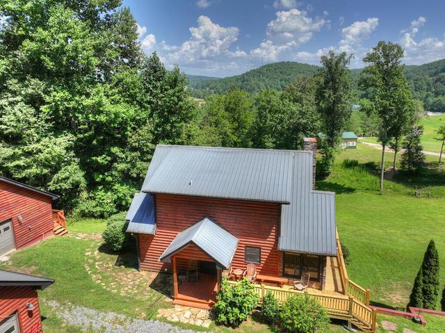220 Chat-A-While Lane, Morganton, GA 30560