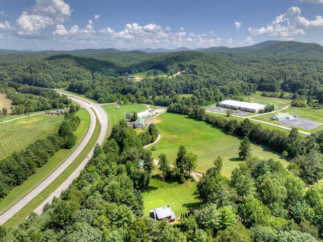 220 Chat-A-While Lane, Morganton, GA 30560
