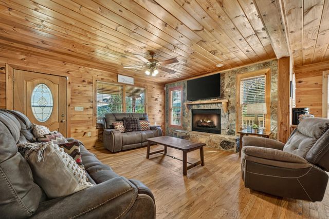 220 Chat-A-While Lane, Morganton, GA 30560