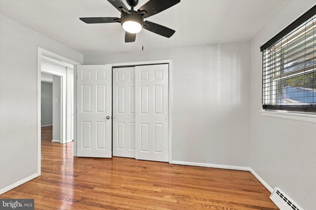 2105 N BENT LN, Aston, PA 19014