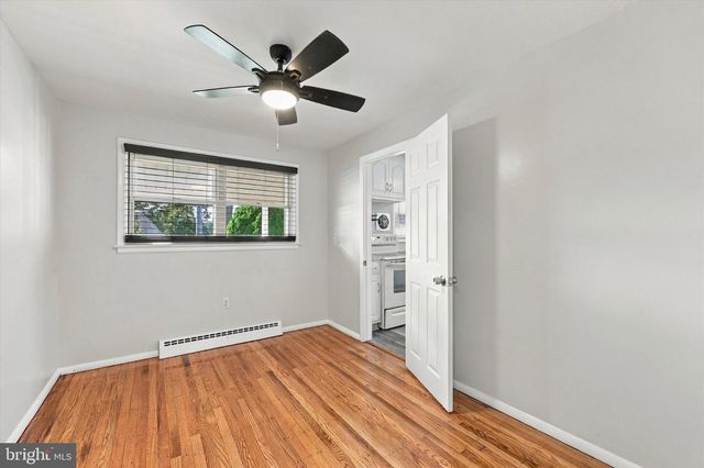 2105 N BENT LN, Aston, PA 19014
