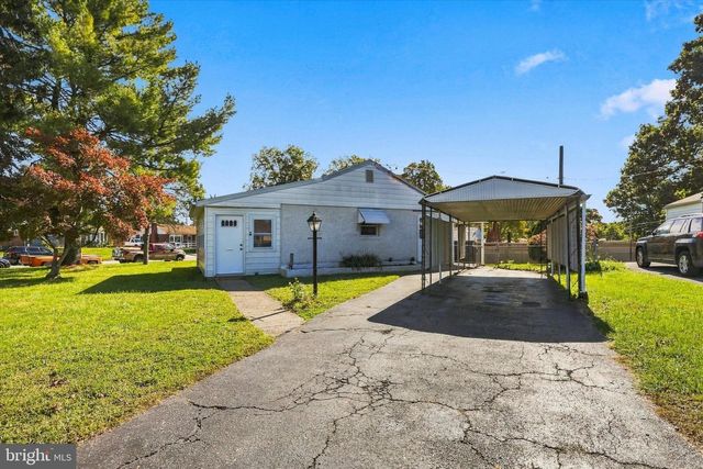 2105 N BENT LN, Aston, PA 19014