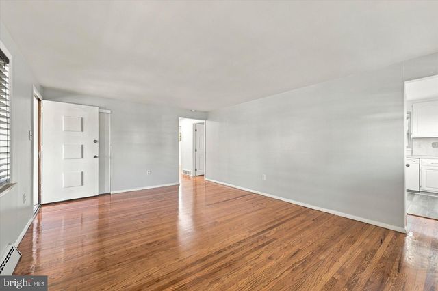 2105 N BENT LN, Aston, PA 19014