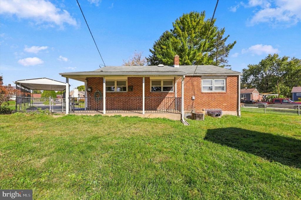 2105 N BENT LN, ASTON, PA 19014 — exterior