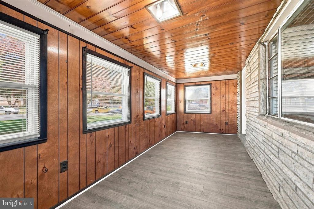 2105 N BENT LN, ASTON, PA 19014 — photo 5