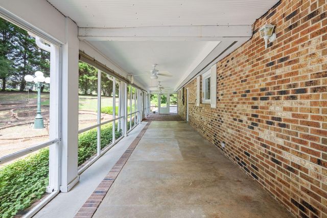 9113 Edgewater Road, Chattanooga, TN 37416