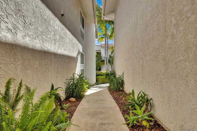 2308 Altisma Way 118, Carlsbad, CA 92009