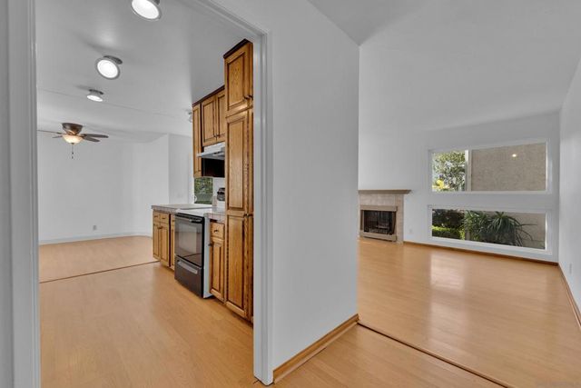 2308 Altisma Way 118, Carlsbad, CA 92009