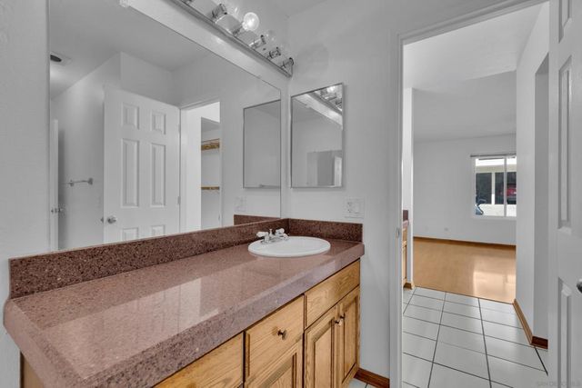 2308 Altisma Way 118, Carlsbad, CA 92009