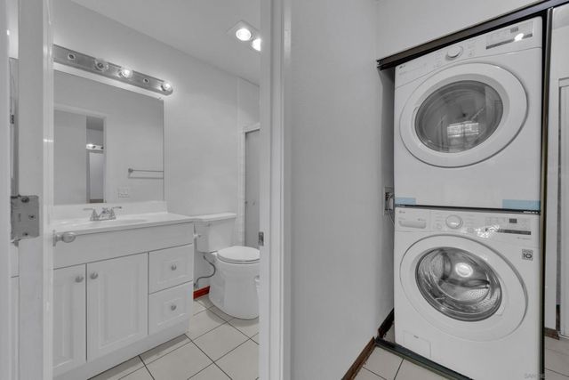 2308 Altisma Way 118, Carlsbad, CA 92009