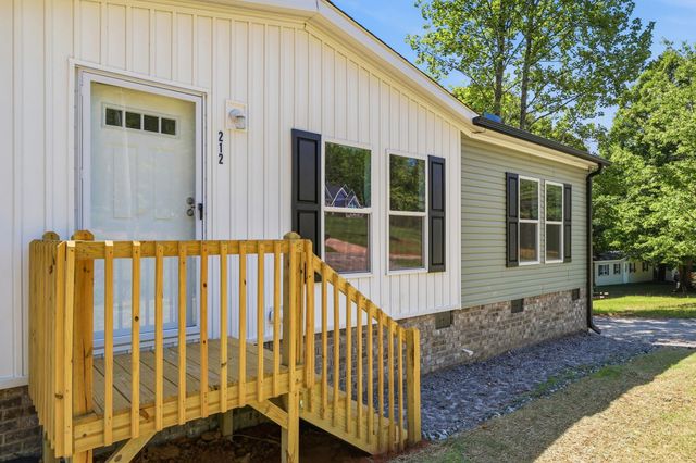 212 Gibson Road, Spartanburg, SC 29302