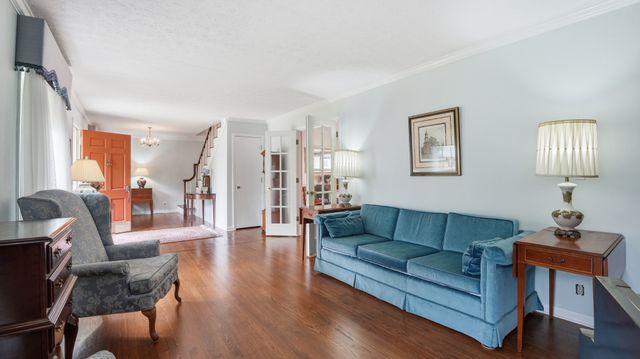 1205 Woodcrest Dr, Manchester, TN 37355