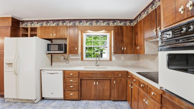 1205 Woodcrest Dr, Manchester, TN 37355