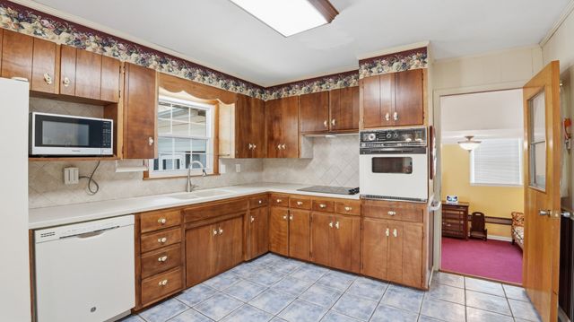 1205 Woodcrest Dr, Manchester, TN 37355
