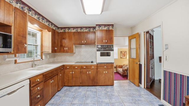 1205 Woodcrest Dr, Manchester, TN 37355