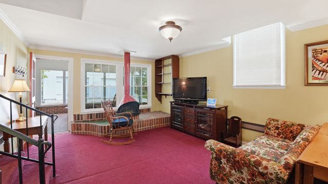 1205 Woodcrest Dr, Manchester, TN 37355