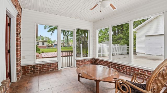 1205 Woodcrest Dr, Manchester, TN 37355
