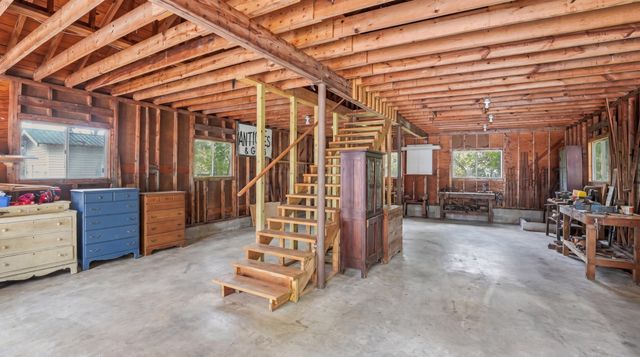 1205 Woodcrest Dr, Manchester, TN 37355