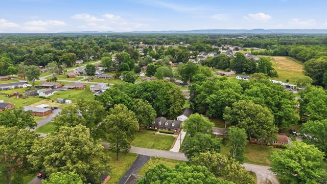 1205 Woodcrest Dr, Manchester, TN 37355