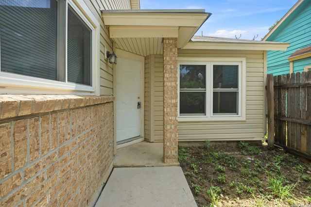 3026 BEACON FLD, San Antonio, TX 78245