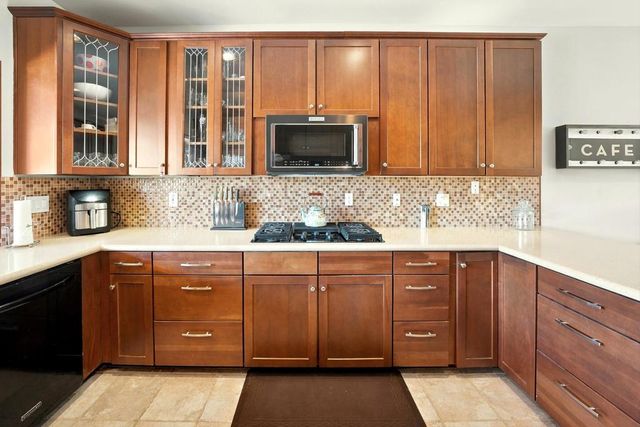 138 Lake Shore Drive, Rancho Mirage, CA 92270